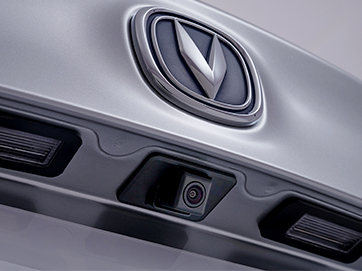 REAR CAMERA WITH DYNAMIC LINES