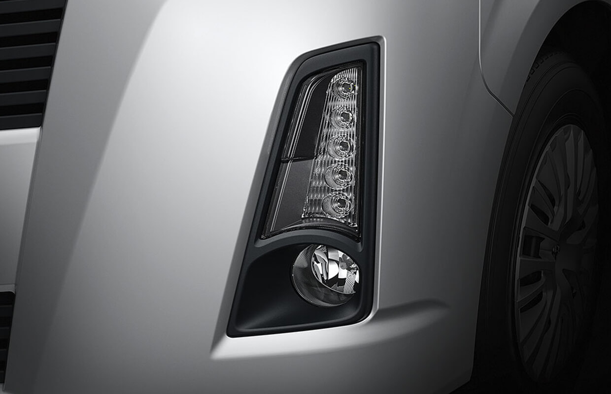 Toyota HiAce 2022 exterior light